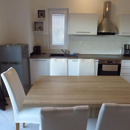 Antonija Apartments With Pool ビオグラード・ナ・モル 部屋 写真
