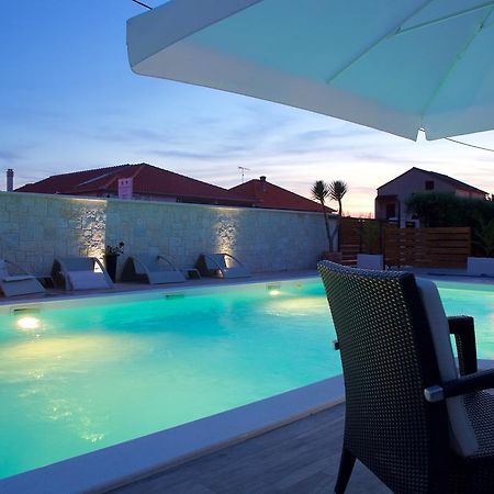 Antonija Apartments With Pool ビオグラード・ナ・モル エクステリア 写真