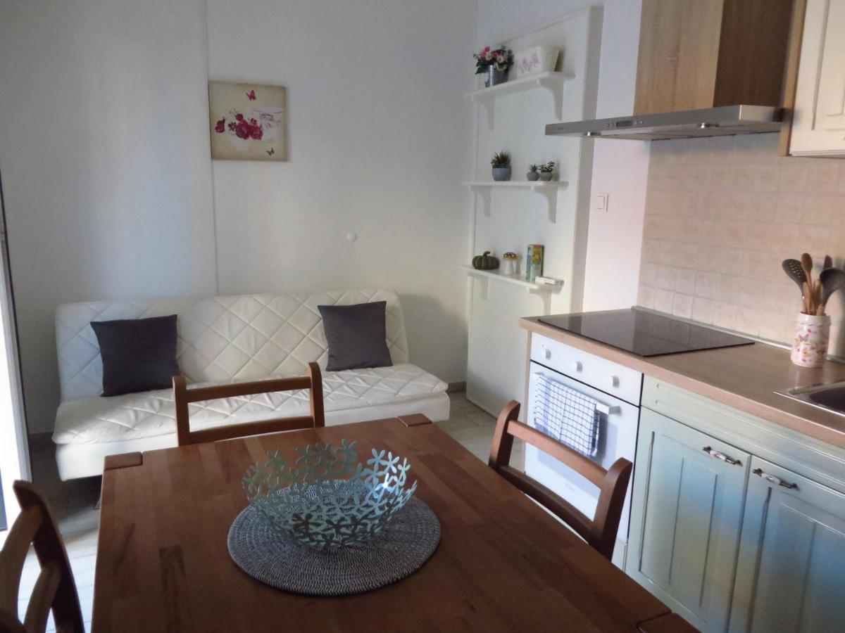 Antonija Apartments With Pool ビオグラード・ナ・モル エクステリア 写真