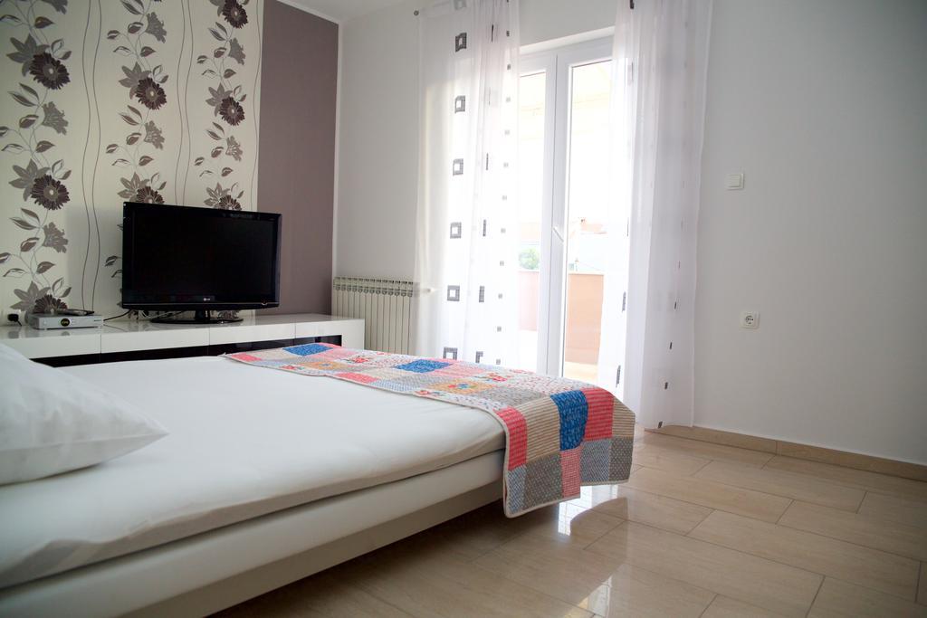 Antonija Apartments With Pool ビオグラード・ナ・モル エクステリア 写真