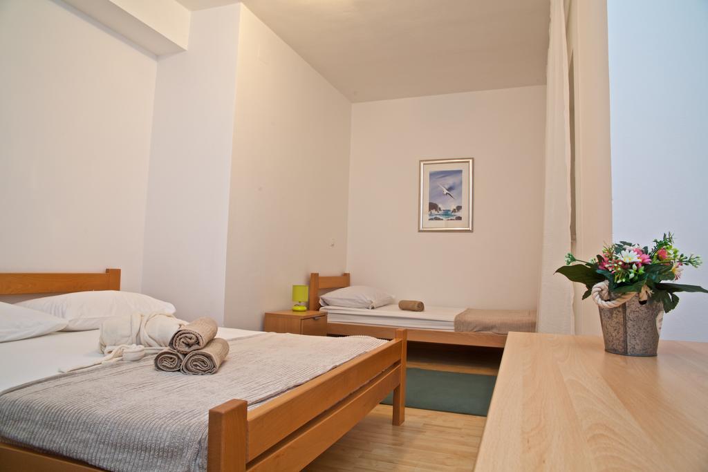 Antonija Apartments With Pool ビオグラード・ナ・モル エクステリア 写真