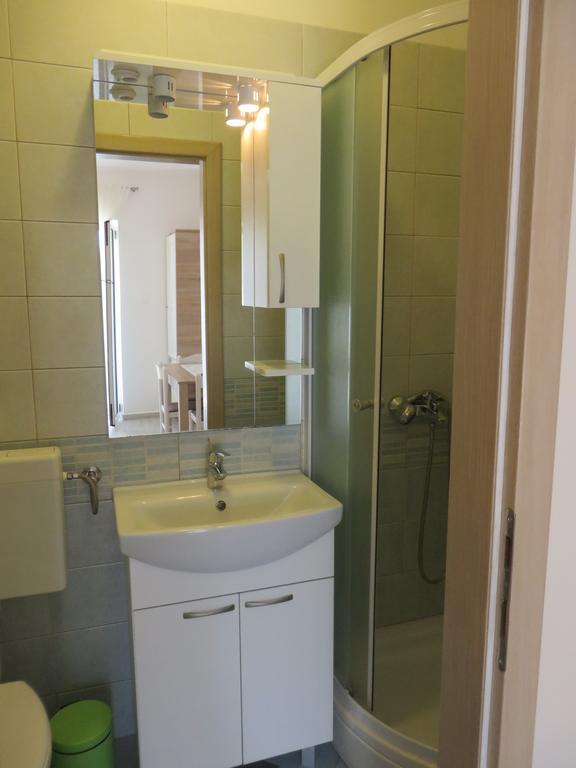 Antonija Apartments With Pool ビオグラード・ナ・モル エクステリア 写真
