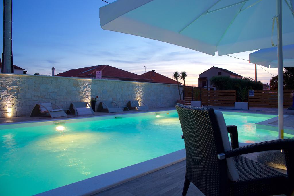 Antonija Apartments With Pool ビオグラード・ナ・モル エクステリア 写真